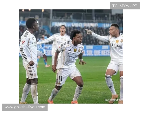 塞维利亚—罗德里戈·埃斯克德罗左脚抽射洞穿网窝