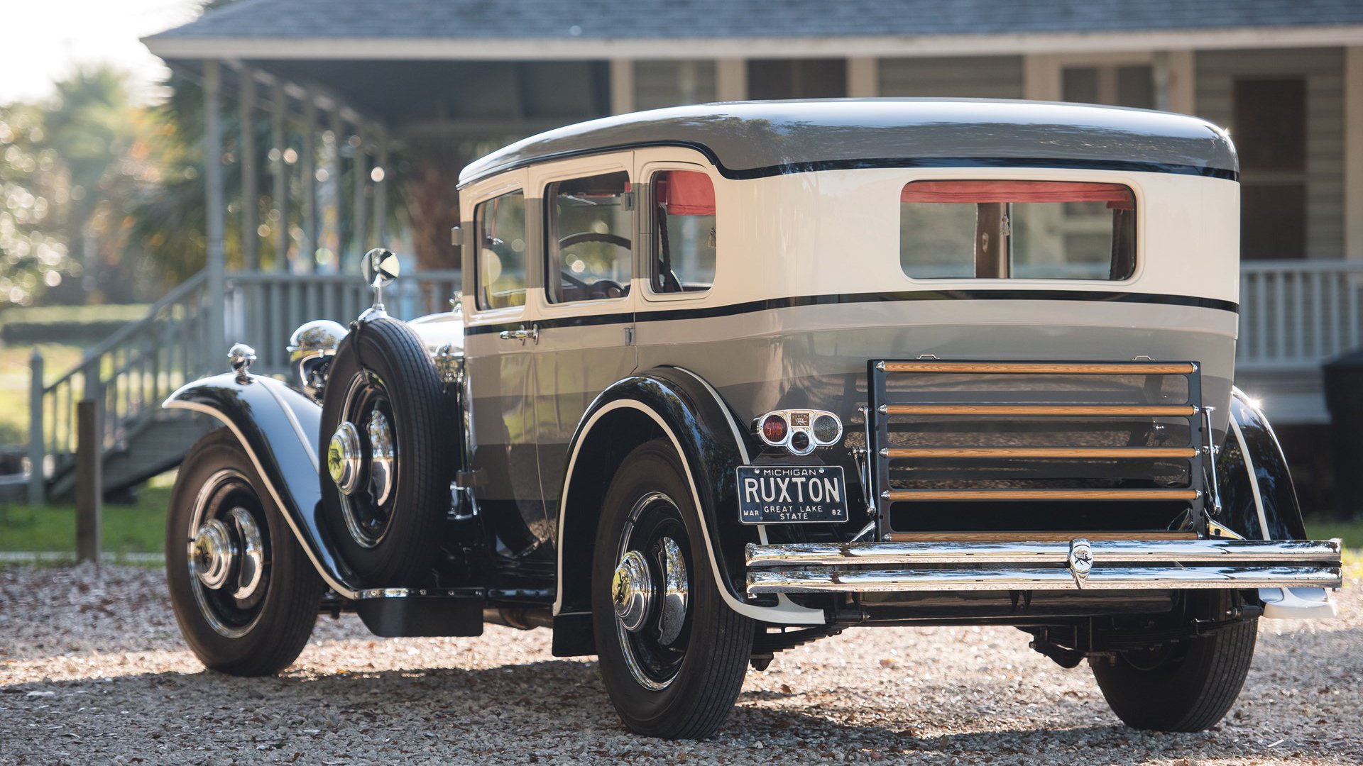 “马科斯·莫奇的传球与防守结合,推动阿根廷美洲狮队实现攻守兼备”