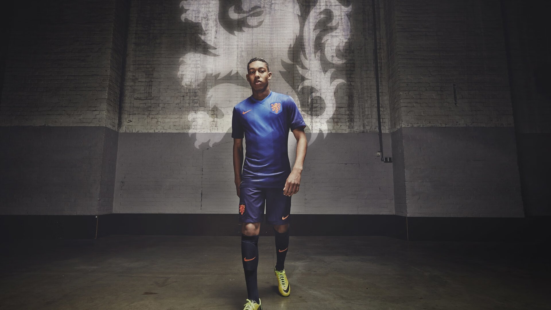 九游体育官网入口-“马丁·高尔西引领美洲狮队防守革命，全面崛起”